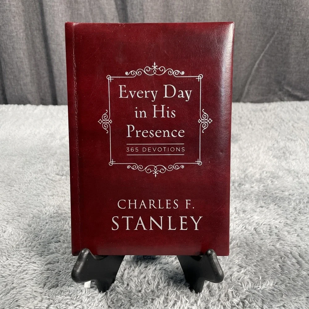 Everyday in His Presence 365 Devotions Charles Stanley Study Word Bible Daily